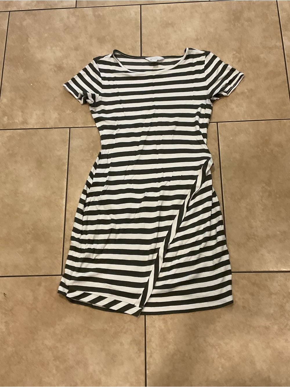 Striped Short-Sleeve Scoop Neck Dress Olive & White